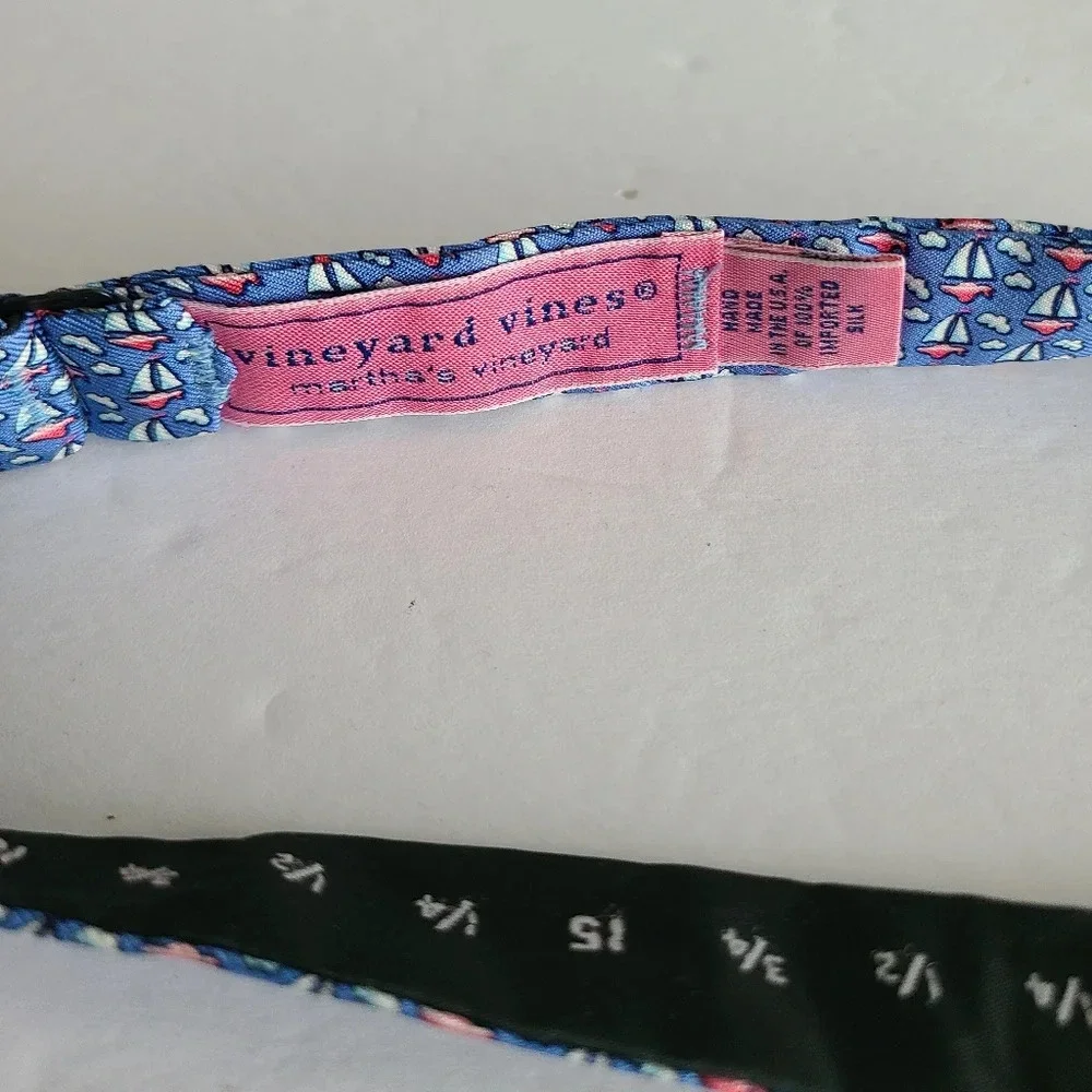 Vineyard vines adjustable bow tie silk  -ship print